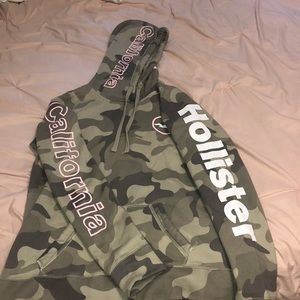 Hollister camo sweatshirt
